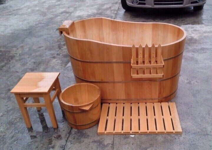 Bồn tắm bằng gỗ sồi